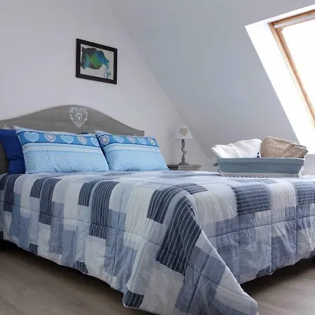 לינה וארוחת בוקר D'hotes Le Phenix 3*