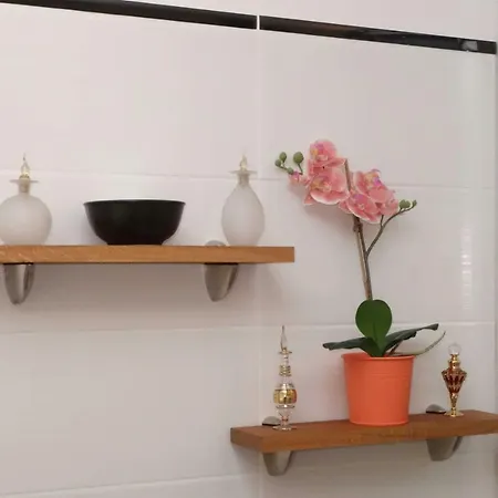 D'hotes Le Phenix לינה וארוחת בוקר