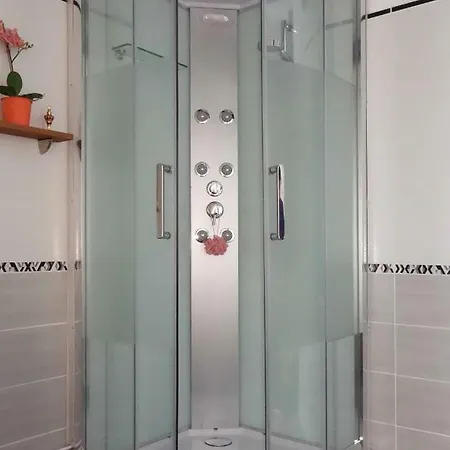 D'hotes Le Phenix לינה וארוחת בוקר Saint-Martin-du-Vivier