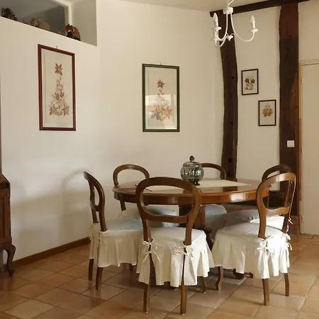 D'hotes Le Phenix לינה וארוחת בוקר